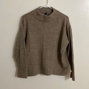 Womens Large Uniqlo Turtle Neck Sweater Brown